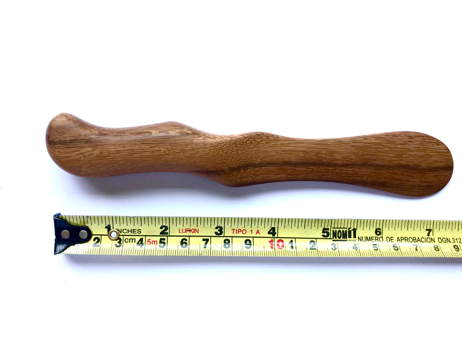 Mexico 1492: Curvy, organic shaped spreading knife, handmade by the talented group of nahua artisans, from the south of Veracruz, Mexico. The knives are sanded until smooth. The shiny finish is achieved using the beeswax. No varnish or artificial sealer are used.