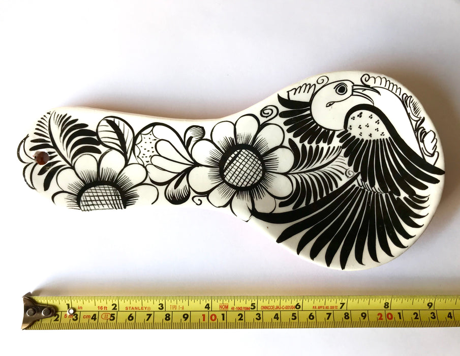 Mexico 1492 - Hand-painted, glazed cooking spoon holder that will lighten any kitchen and inspire your new gourmet masterpieces. Length 23cm, width 11cm. 