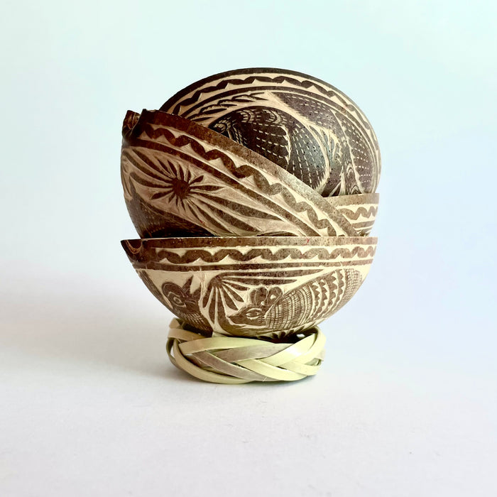 Carved Gourd Mezcal Cup (Jícara de Guaje)