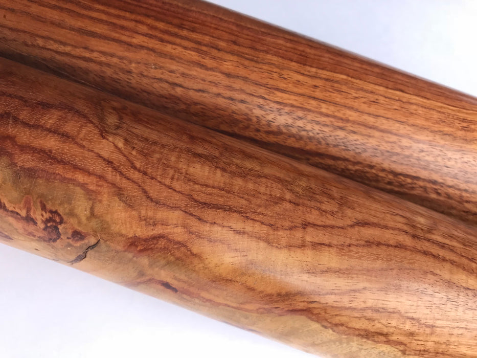 Mexico 1492: Hand-turned rolling pin, made out if red Mexican cedar wood, with a stunning pattern of wood grain that makes each piece unique. Its perfectly smooth, bees-wax polished surface doesn’t stick to the dough and it’s very easy to clean, and the heavy weight helps extending the dough with less effort. 