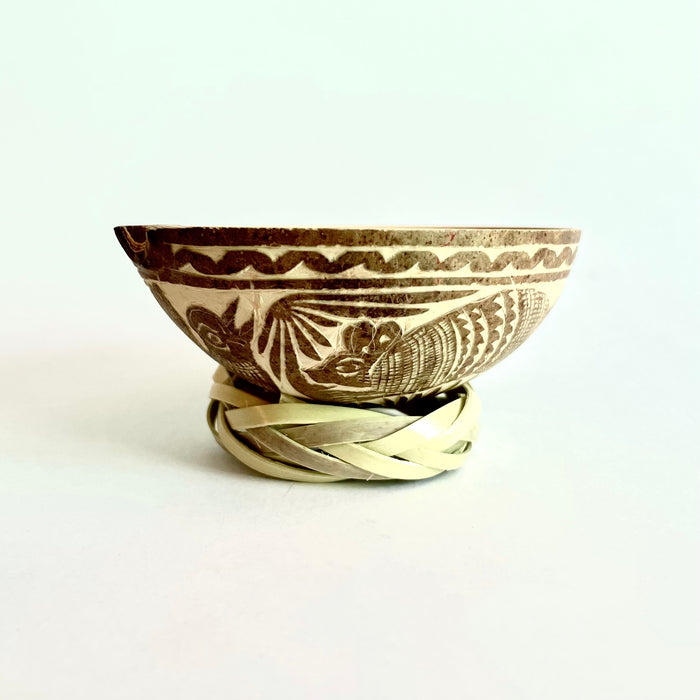 Carved Gourd Mezcal Cup (Jícara de Guaje)