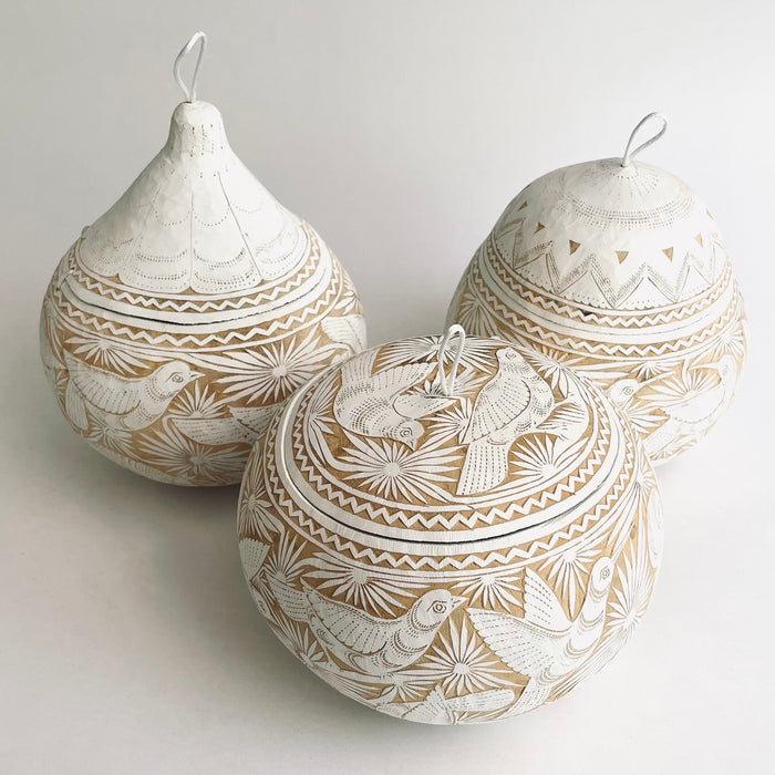 White Carved Gourd Tortillero
